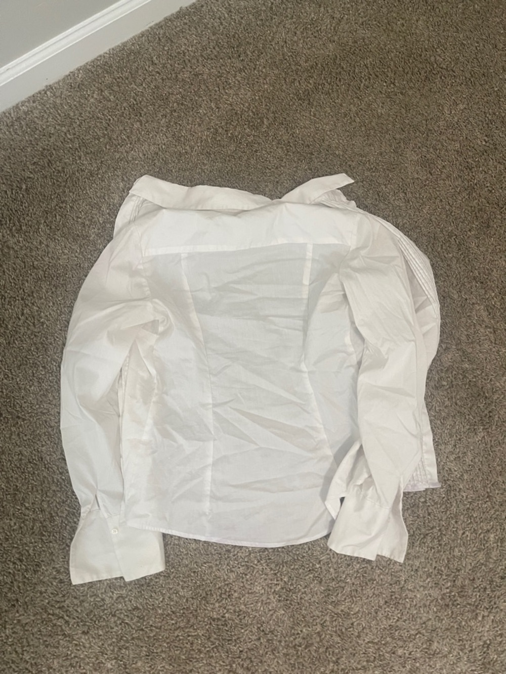 Woman’s Tahari White Blouse - Picture 8 of 13
